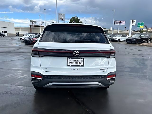 Used 2025 Volkswagen Taos SE w/ Panoramic Sunroof Package AWD/4WD image 5
