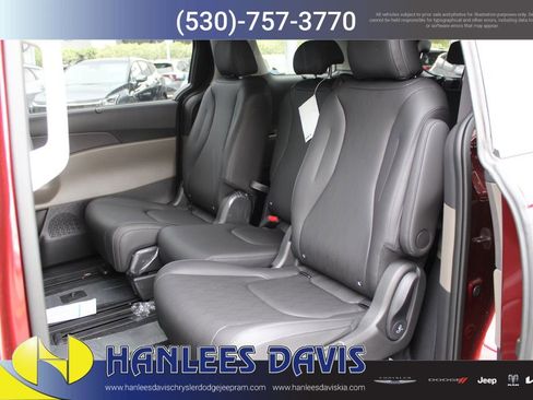 New 2026 Kia Carnival EX image 15