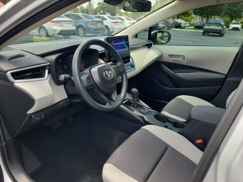 Used 2025 Toyota Corolla LE FWD image 19