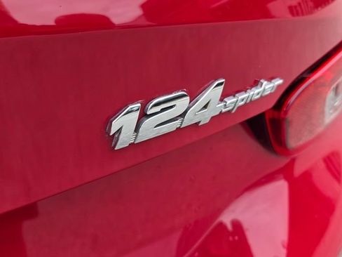 Used 2017 FIAT 124 Spider Lusso RWD image 13