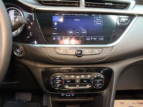 Used 2023 Buick Encore GX Essence image 20