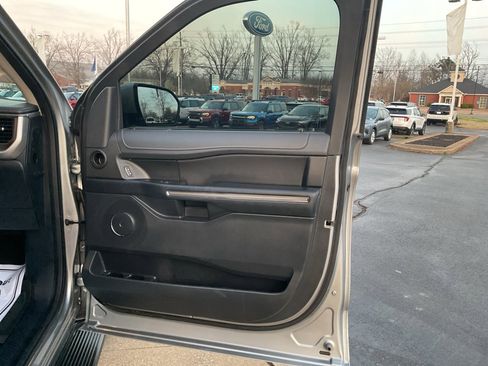 Used 2024 Ford Expedition XLT image 7