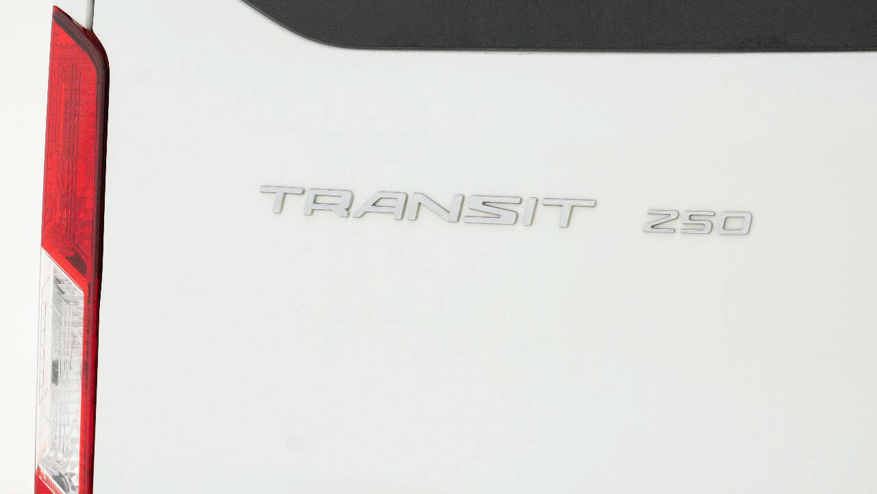 Used 2019 Ford Transit 250 130 Low Roof w/ Exterior Upgrade Package RWD image 14
