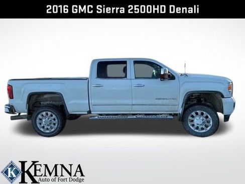 Used 2016 GMC Sierra 2500 Denali image 2