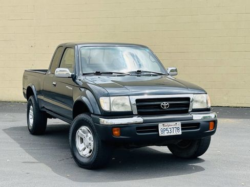 Used 1998 Toyota Tacoma Limited AWD/4WD image 1
