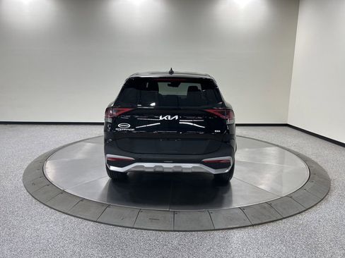 Used 2025 Kia Sportage LX image 8