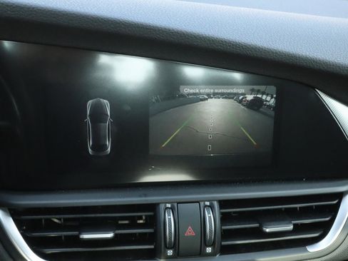 New 2025 Alfa Romeo Giulia w/ Veloce Package Rwd image 9