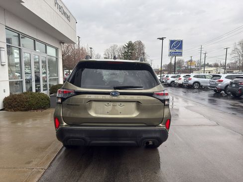 Used 2025 Subaru Forester Premium image 4