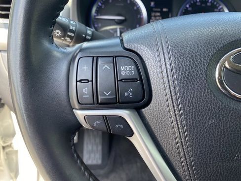 Used 2019 Toyota Highlander Limited Platinum image 40