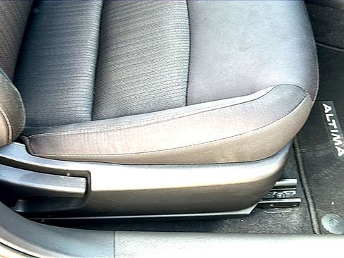 Used 2024 Nissan Altima 2.5 SV w/ SV Premium Package FWD image 27