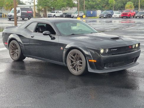 Used 2021 Dodge Challenger R/T Scat Pack RWD image 3
