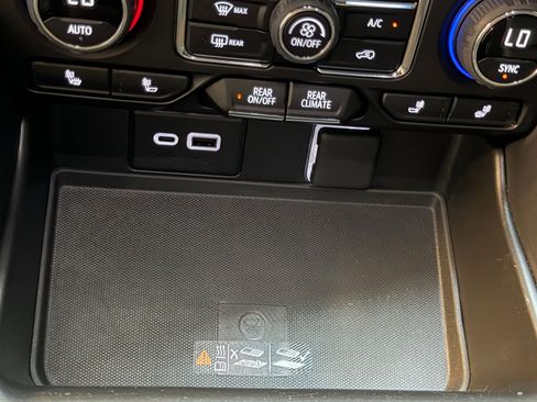 Used 2023 Chevrolet Tahoe LT image 33