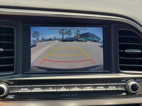 Used 2020 Hyundai Elantra Value Edition FWD image 12