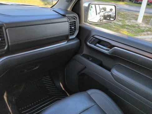 Used 2025 GMC Sierra 1500 SLT AWD/4WD image 16
