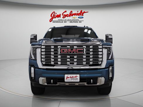 Used 2025 GMC Sierra 2500 Denali w/ Denali Reserve Package AWD/4WD image 2