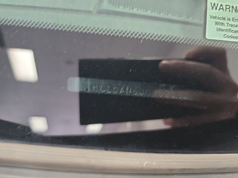 Used 2018 Toyota Tacoma SR w/ SR Convenience Package image 7