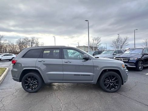 Used 2021 Jeep Grand Cherokee Laredo X image 11