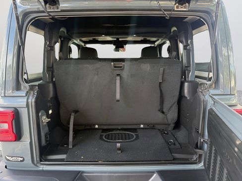 Used 2024 Jeep Wrangler Rubicon AWD/4WD image 13