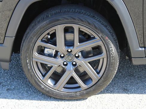 New 2026 Jeep Compass Latitude image 8