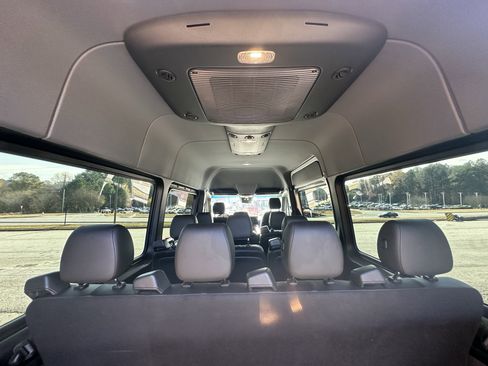 Used 2024 Mercedes-Benz Sprinter 2500 image 22