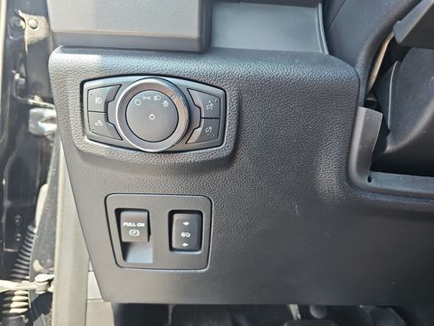 Used 2018 Ford F150 XLT w/ Equipment Group 302A Luxury AWD/4WD image 26