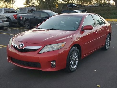 Used 2011 Toyota Camry Hybrid image 2