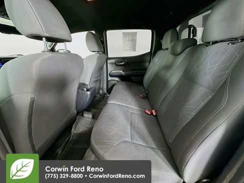 Used 2017 Toyota Tacoma TRD Off-Road image 24