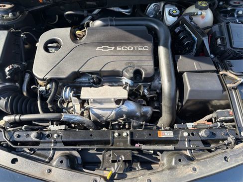 Used 2017 Chevrolet Malibu LT w/ Leather Package image 11