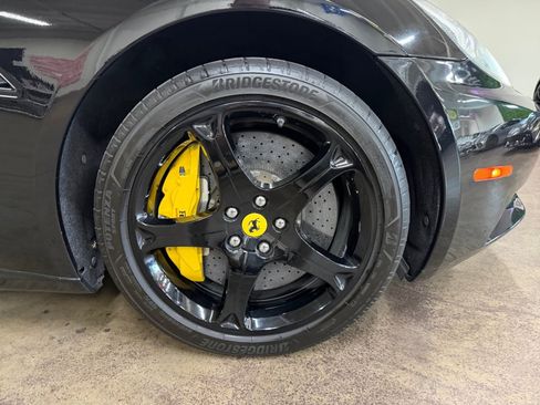 Used 2010 Ferrari California RWD image 25