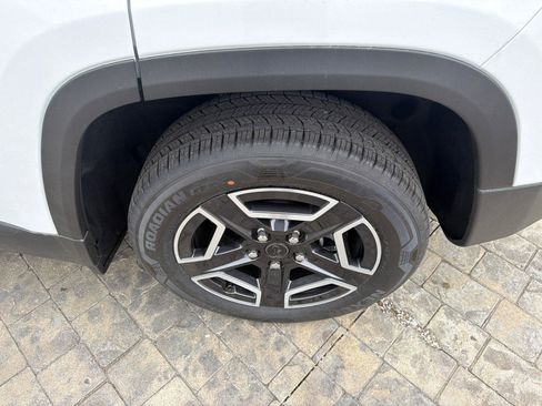 New 2026 Jeep Cherokee Laredo AWD/4WD image 11