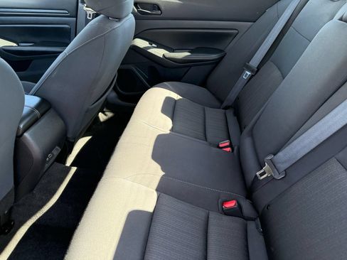 Used 2025 Nissan Altima 2.5 SV FWD image 27
