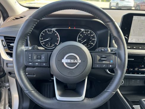 Used 2023 Nissan Rogue SL w/ SL Premium Package FWD image 6