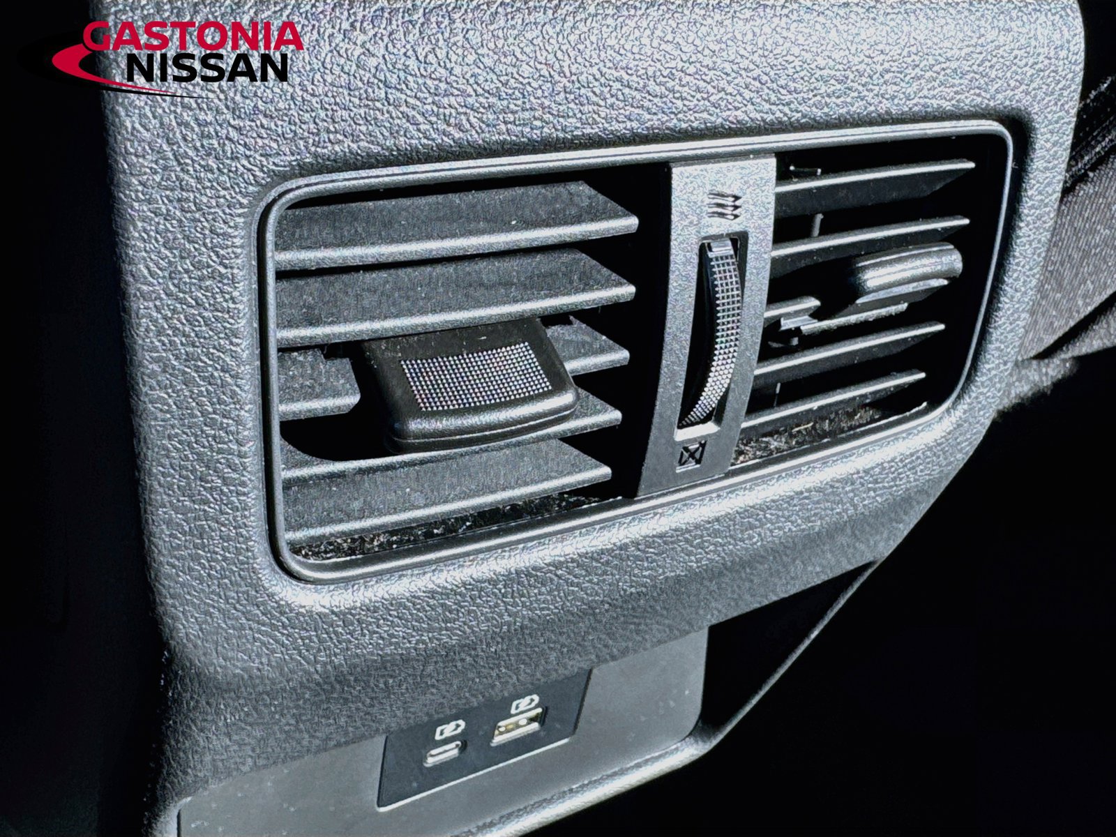 Used 2023 Nissan Rogue SV AWD/4WD image 33