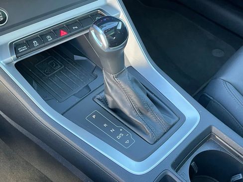 Used 2024 Audi Q3 2.0T Premium image 23