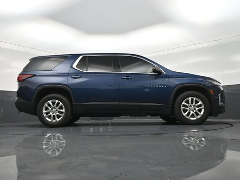 Used 2023 Chevrolet Traverse LS FWD image 28
