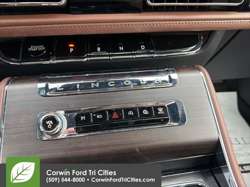 Used 2025 Lincoln Aviator Reserve w/ Equipment Group 201A image 13