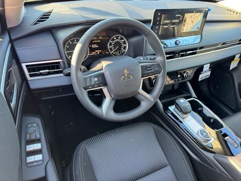 New 2026 Mitsubishi Outlander ES FWD image 16