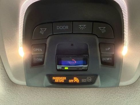 Certified 2025 Toyota Corolla Cross XLE image 22