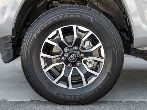 Used 2020 Toyota Tacoma TRD Sport w/ Technology Package image 14