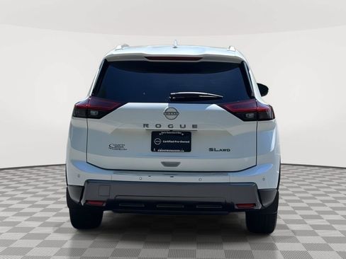 Certified 2025 Nissan Rogue SL w/ SL Premium Package AWD/4WD image 6