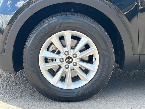 Used 2019 Kia Sorento L FWD image 12
