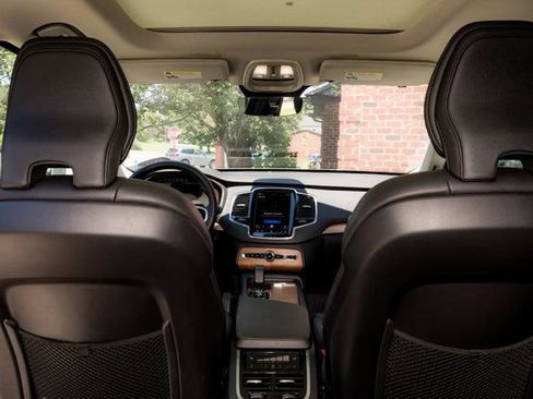 Used 2024 Volvo XC90 B6 Plus w/ Protection Package Premier AWD/4WD image 23