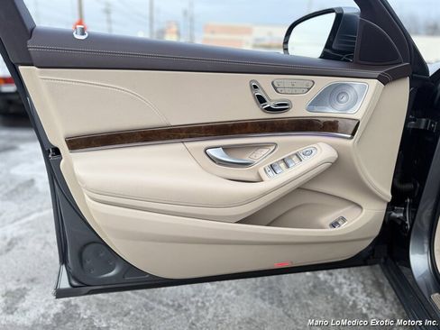 Used 2017 Mercedes-Benz S 550 4MATIC Sedan w/ Premium Package image 23