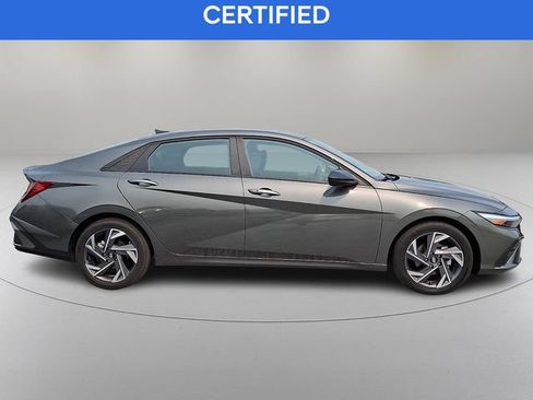 Certified 2025 Hyundai Elantra Sport FWD image 12