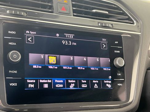 Used 2022 Volkswagen Tiguan SE image 14