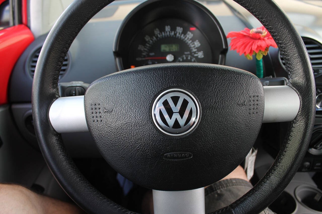 Used 2001 Volkswagen Beetle Sport FWD image 32