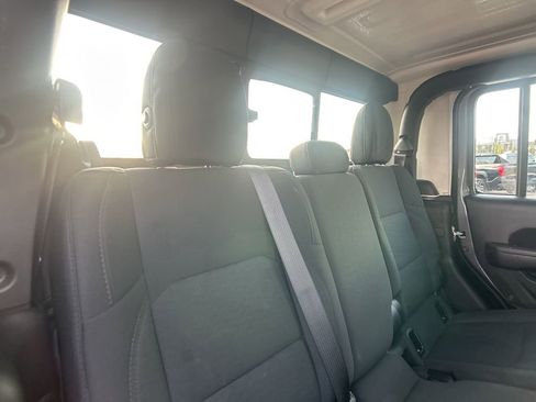 Used 2021 Jeep Gladiator Sport image 37