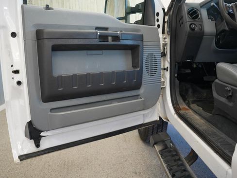 Used 2014 Ford F250 XL w/ Power Equipment Group image 28