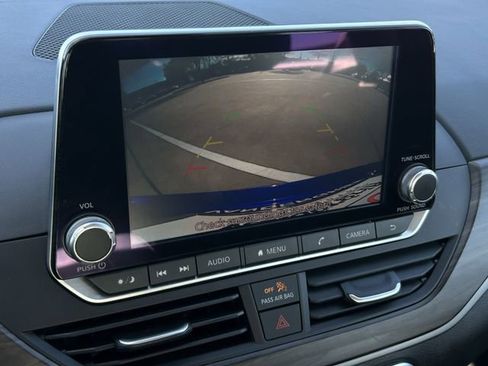 Used 2025 Nissan Altima 2.5 SV image 18