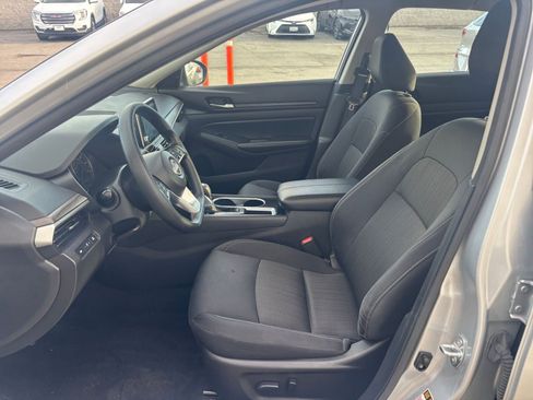 Used 2024 Nissan Altima 2.5 SV image 27